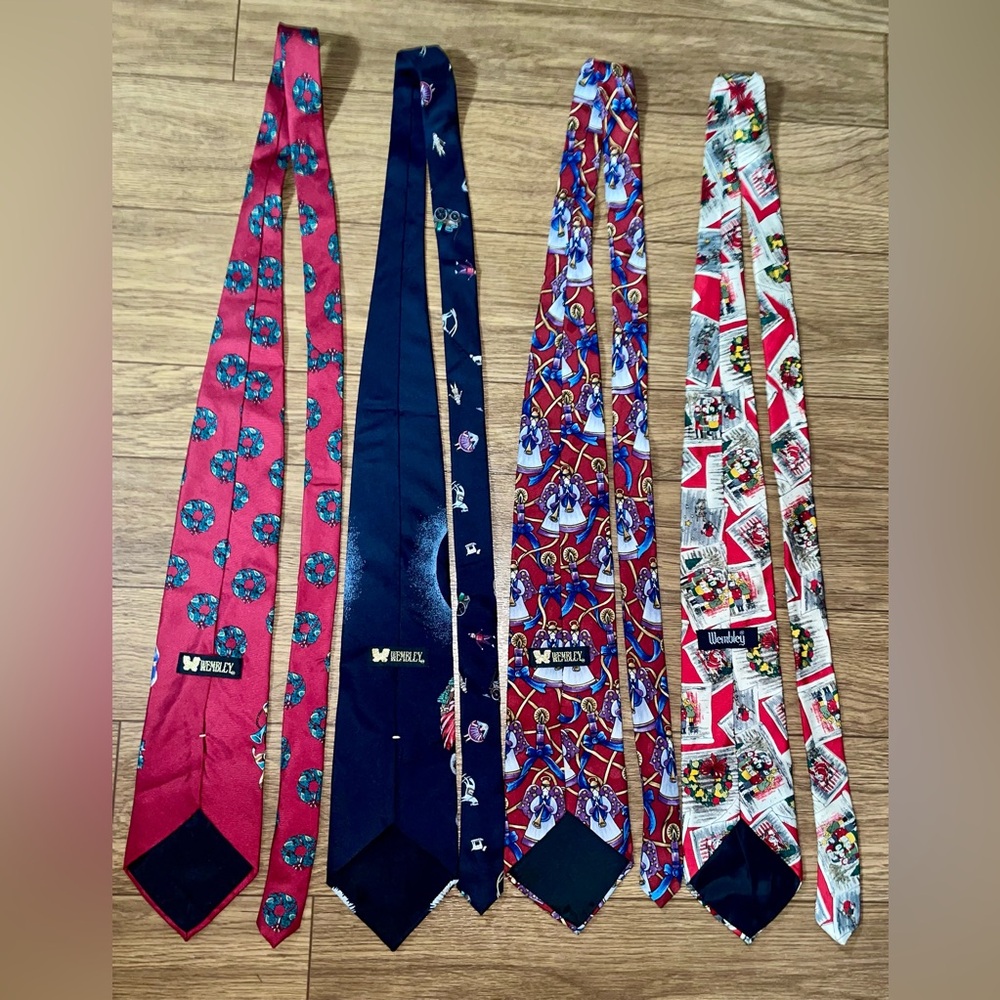 Wembley lot of 4 Christmas Ties 100% Silk unique festive Santa Christmas Holiday - Picture 6 of 7